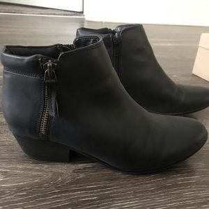 Mossimo Black ankle boots